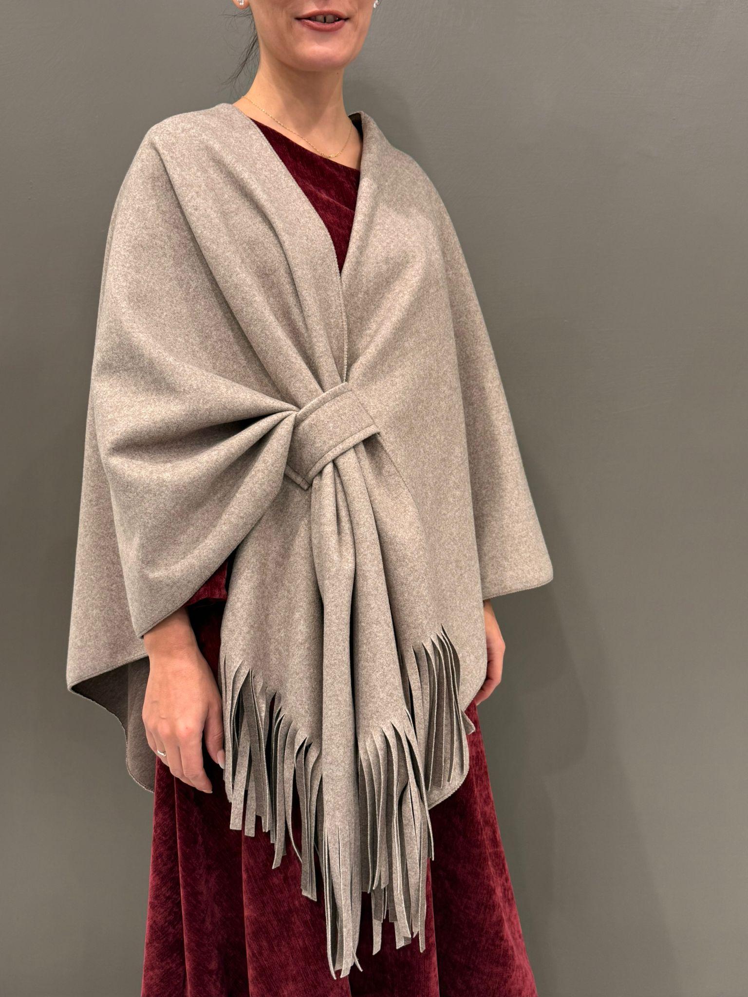 mantella  con frange L5519 BE REBECCA 