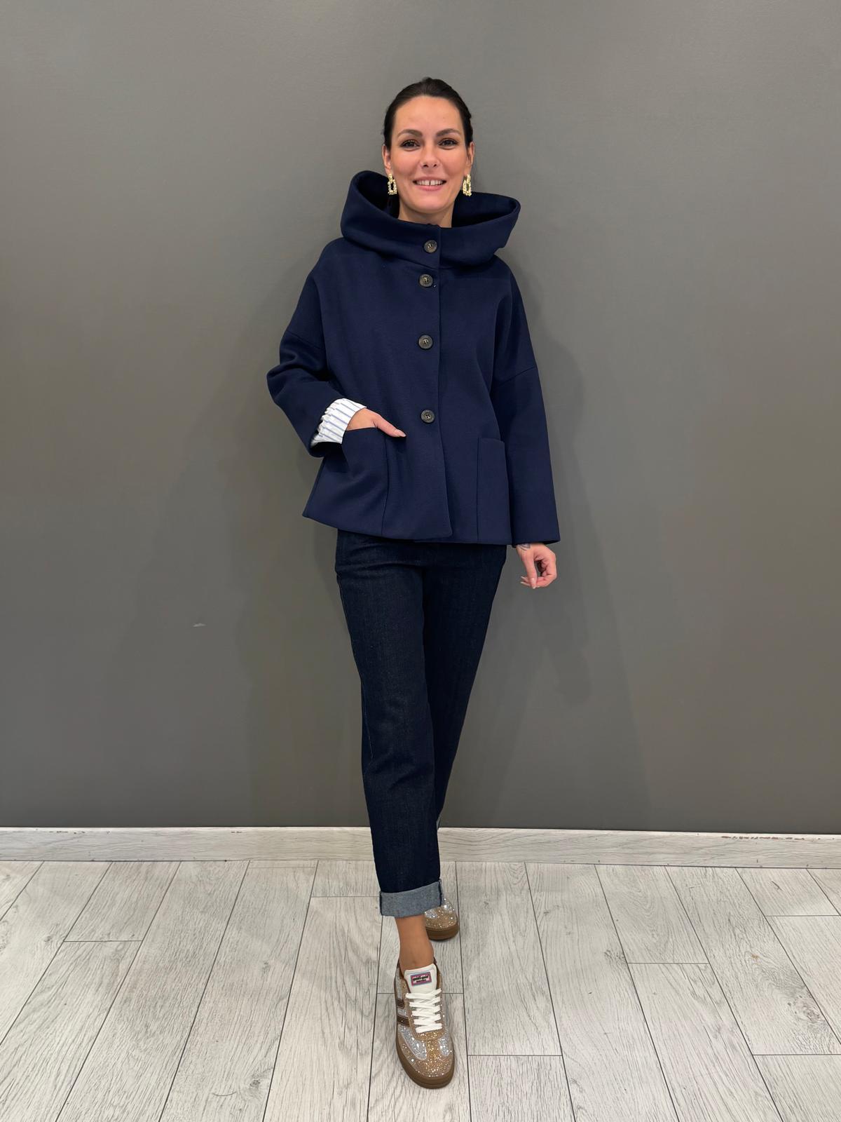 Cappotto corto collo alto e tasconi 20453 BL CRISTINA GAVIOLI 