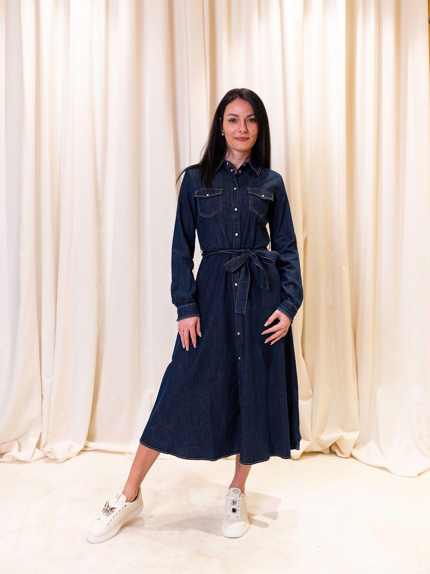 Chemisier in denim stretch con cintura e taschini