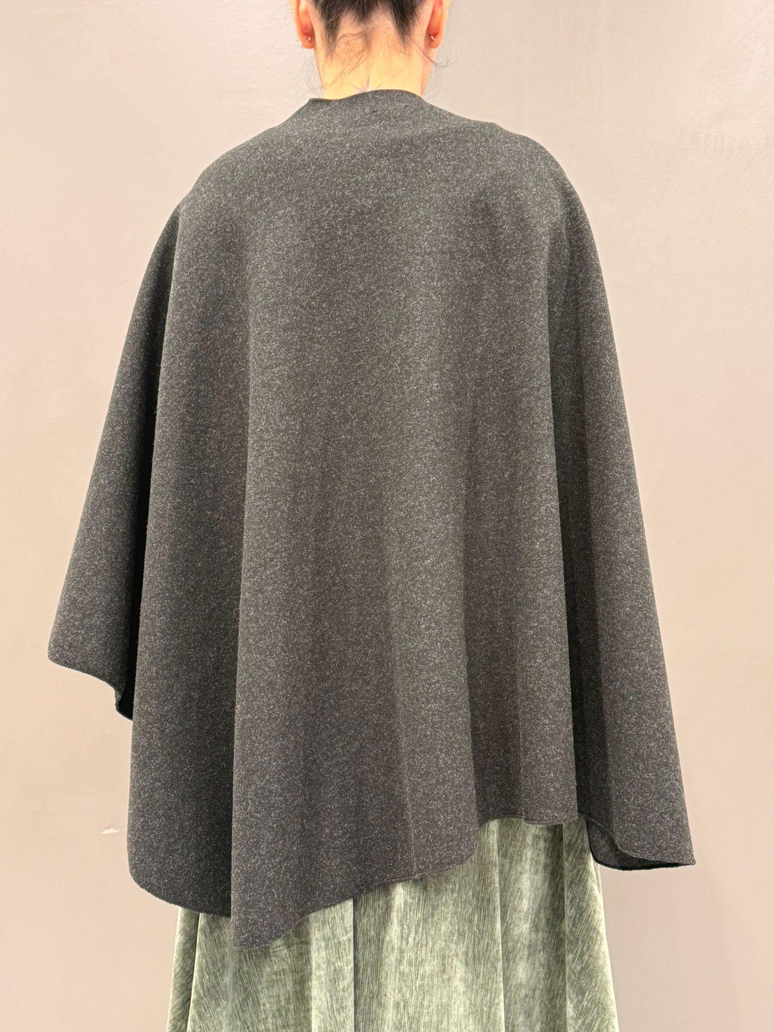 mantella  con frange L5519 GR REBECCA 