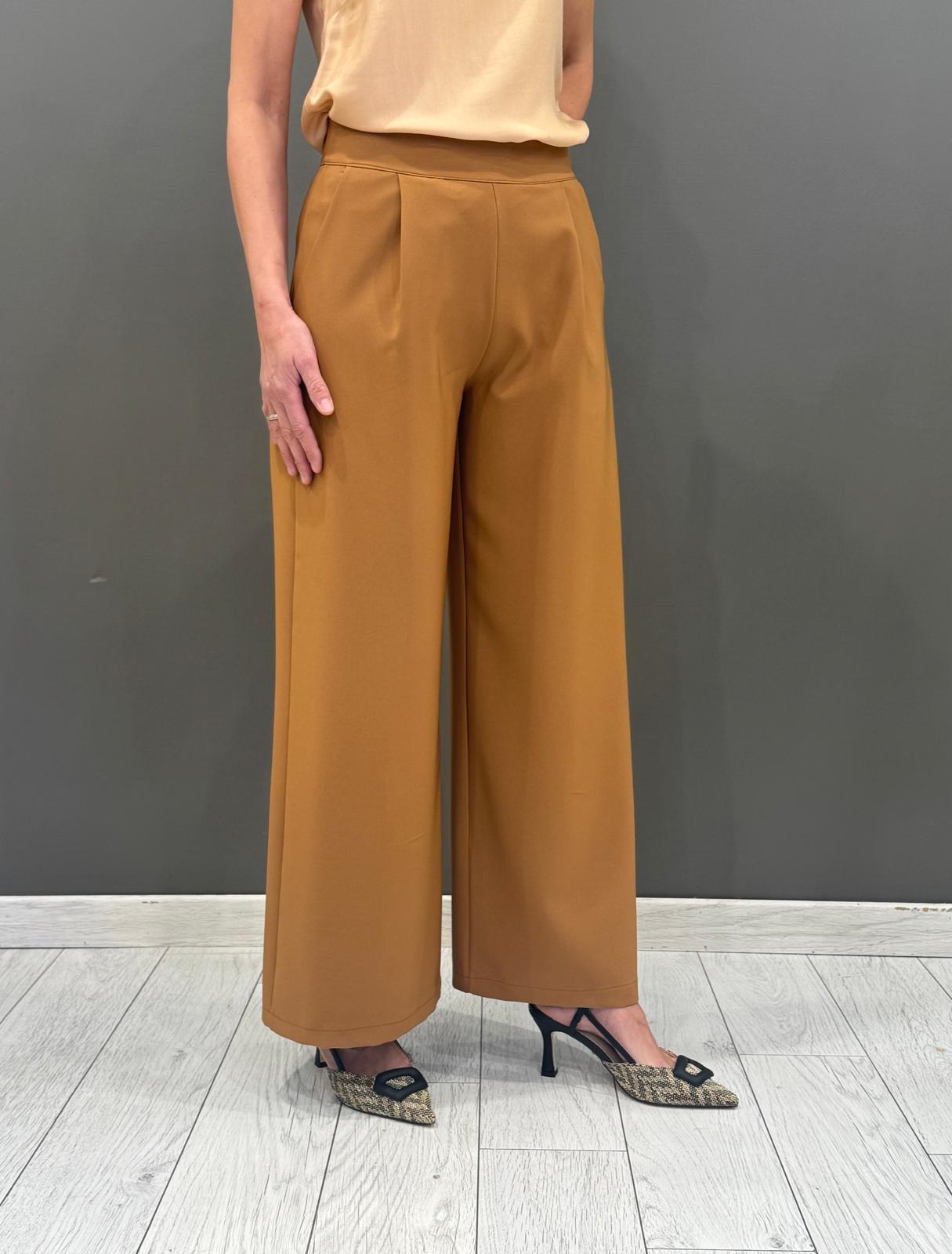 pantaloni wide