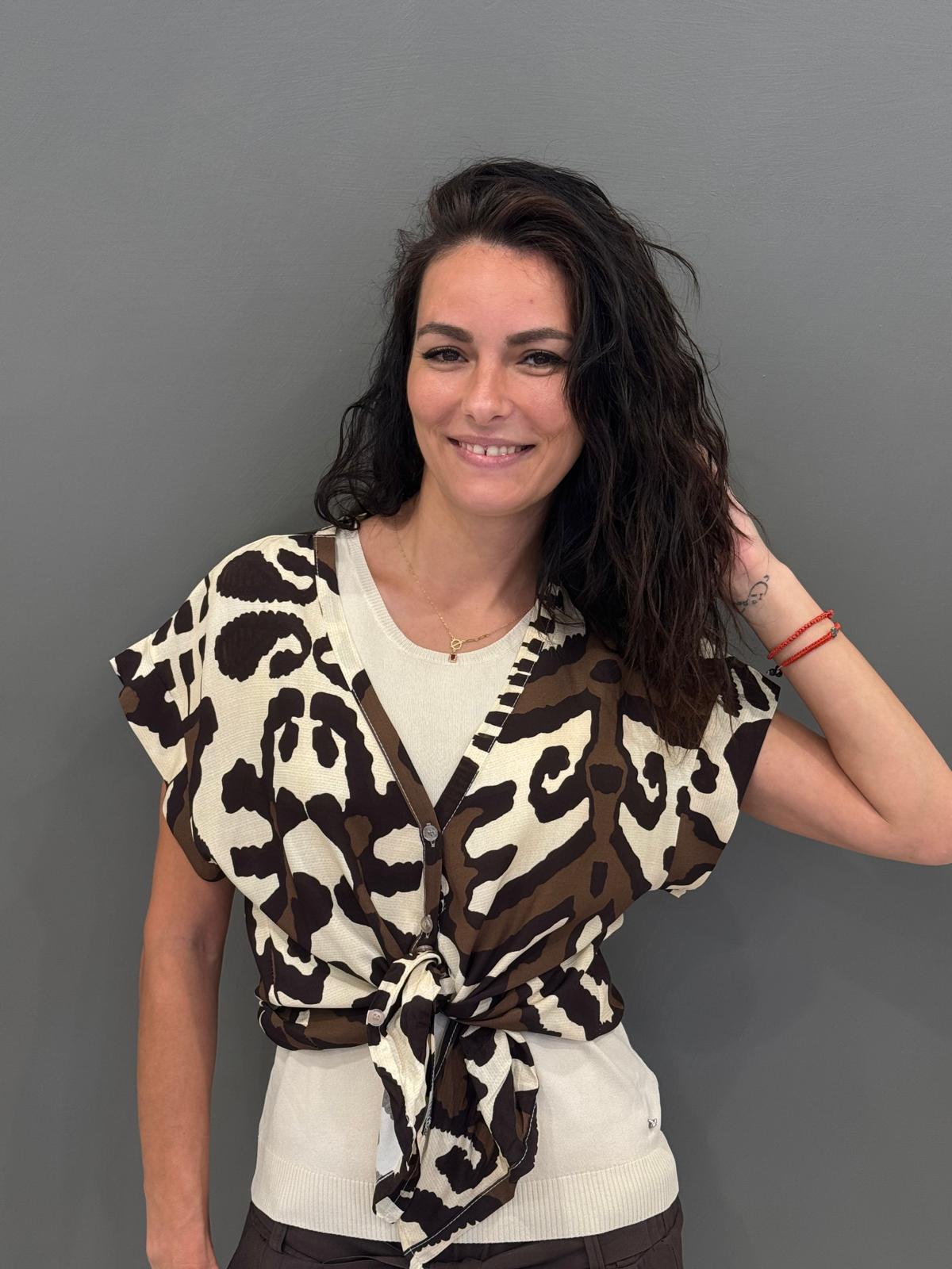 Camicia corta scollo a V fantasia