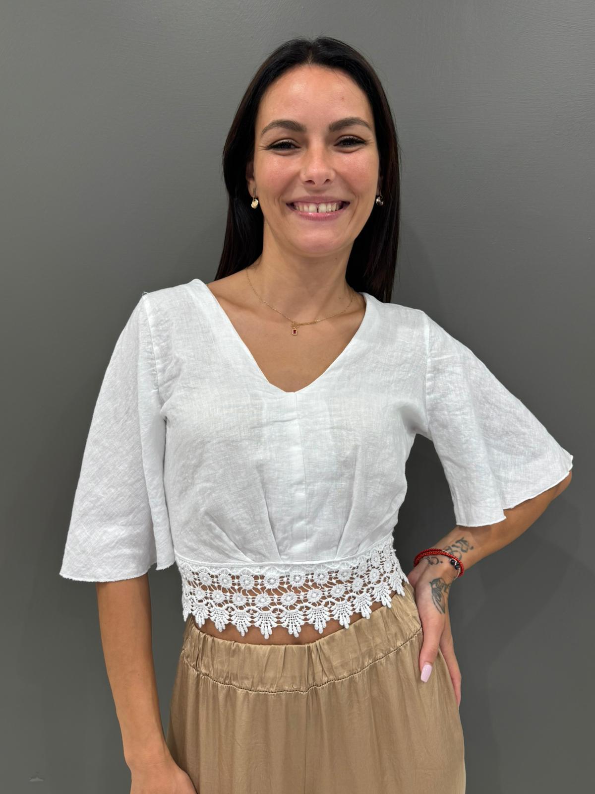 Top in lino con pizzo e schiena incrociata