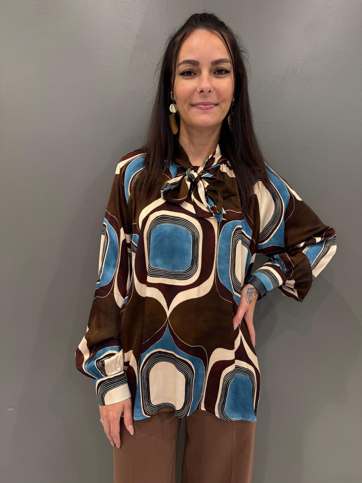 Camicia fantasia geometrica con fiocco 423209 CA CRISTINA GAVIOLI 