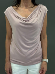 top spalla larga con drappeggi