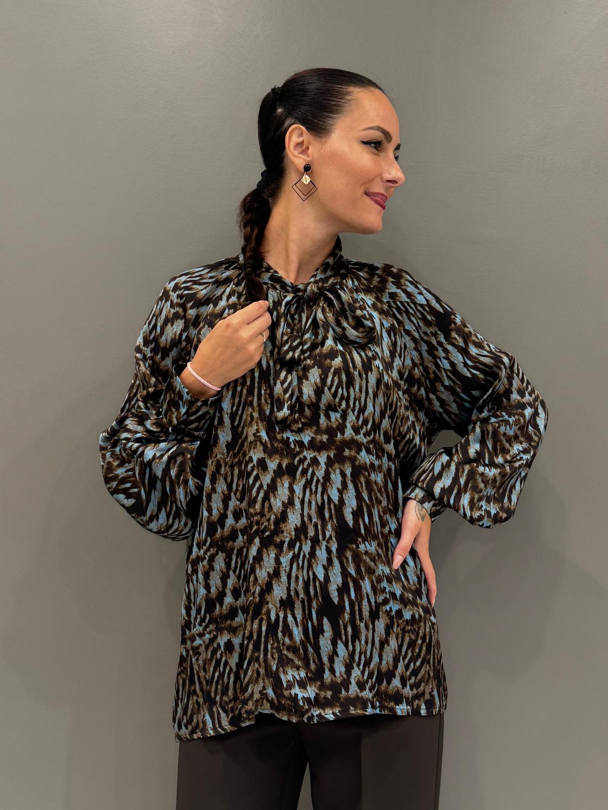 Camicia fantasia geometrica con fiocco 423209 CE CRISTINA GAVIOLI 