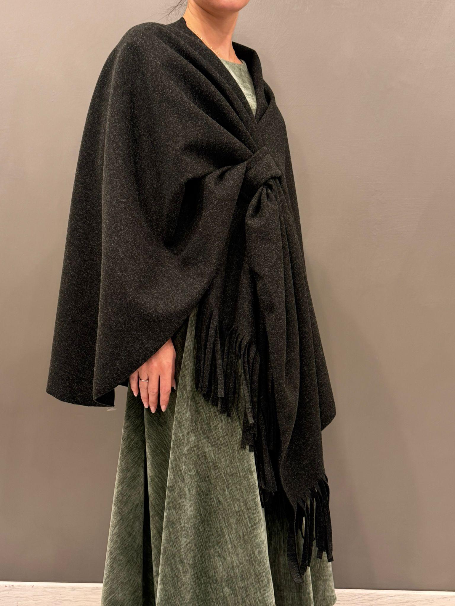 mantella  con frange L5519 GR REBECCA 