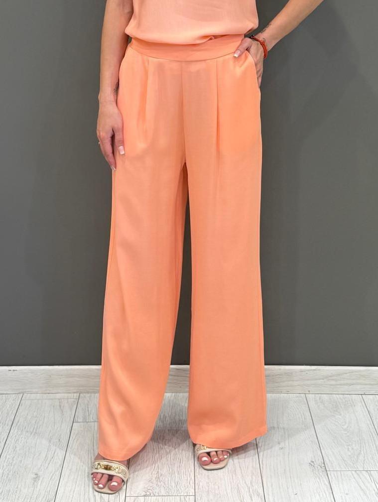 Pantaloni a palazzo uniti