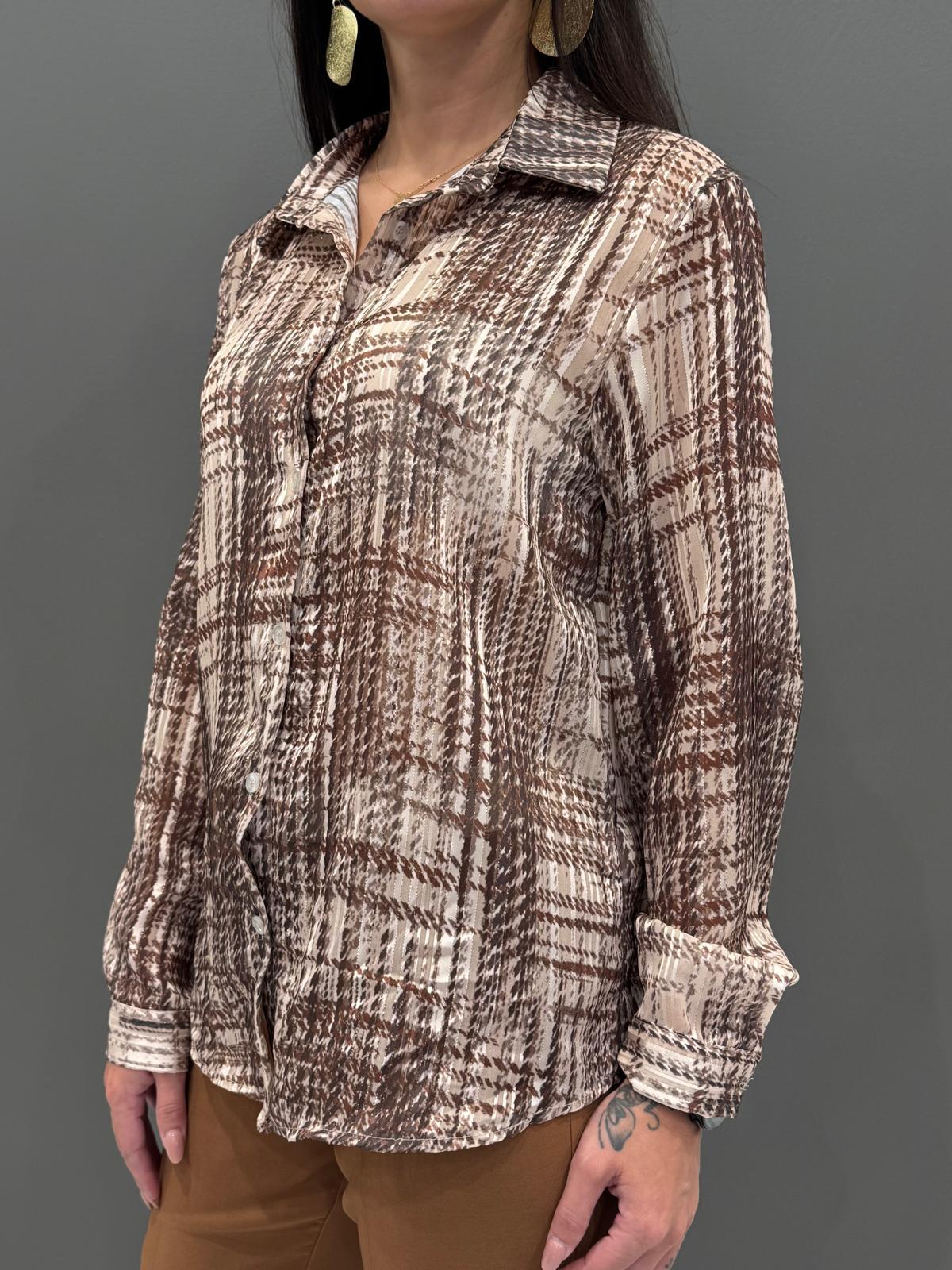 Camicia donna marrone e beige con fili in lurex e stampa astratta. Elegante e luminosa, perfetta per look da giorno e outfit chic serali 3957-24 PABE REBECCA 