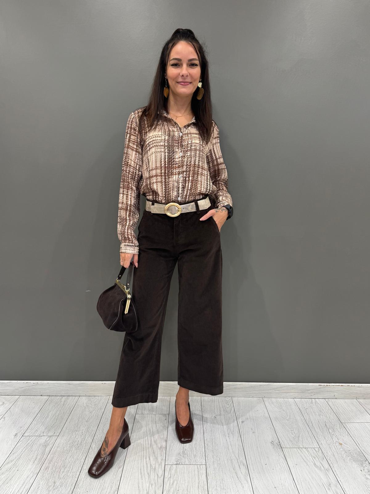 Camicia donna marrone e beige con fili in lurex e stampa astratta. Elegante e luminosa, perfetta per look da giorno e outfit chic serali 3957-24 PABE REBECCA 