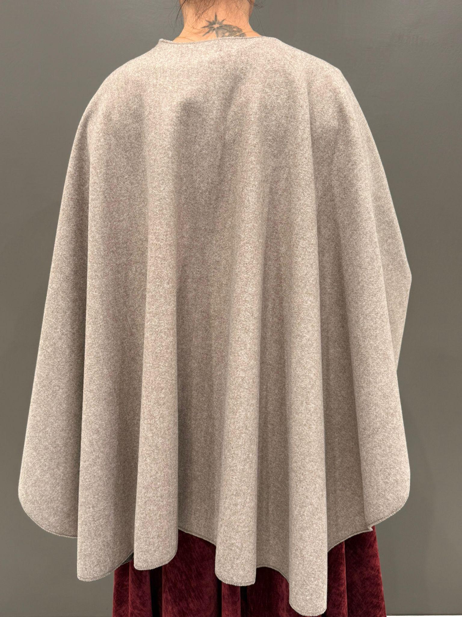 mantella  con frange L5519 BE REBECCA 